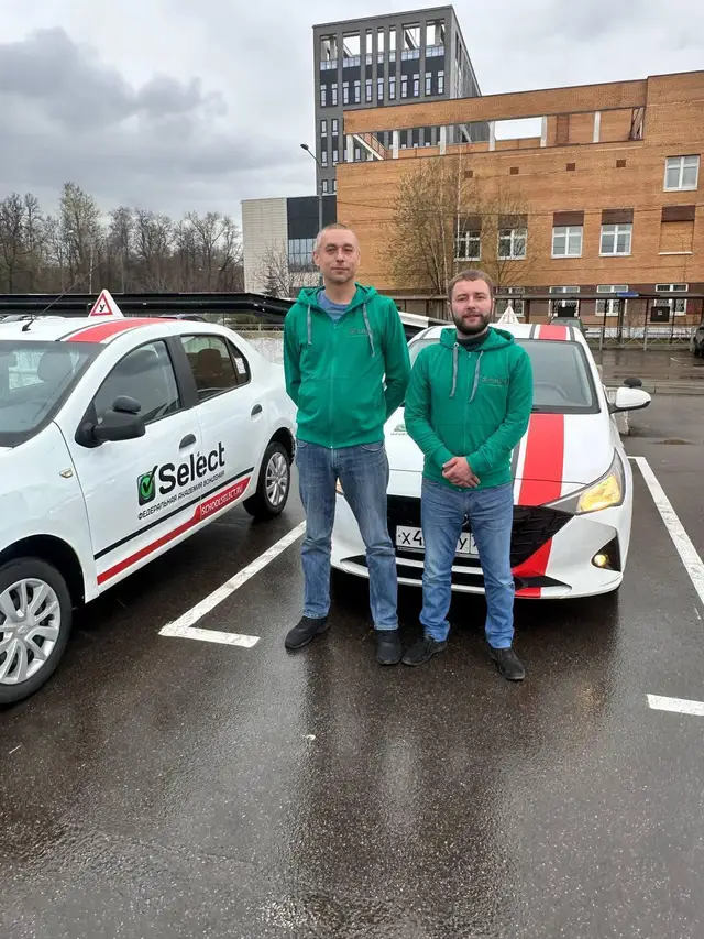 Двое наставников между Renault Logan и Hyundai Solaris