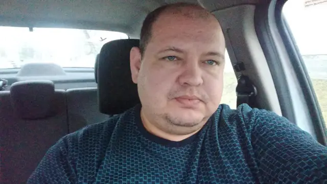 Инструктор за рулём перед началом занятия